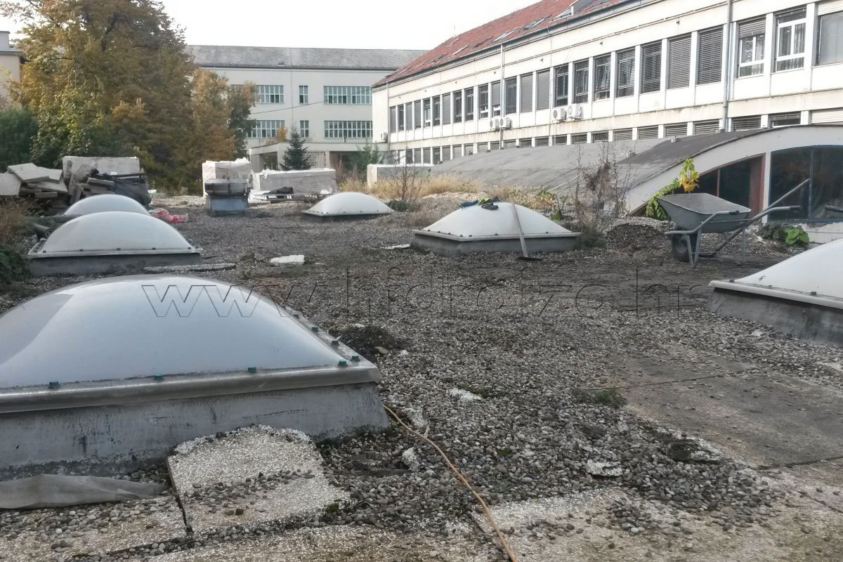 Dio ravnog krova sa otvorima