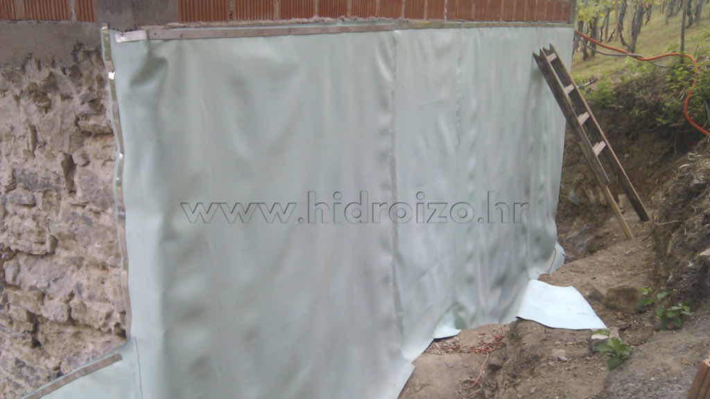 Vlaga u temeljima vodospreme je spriječena i zaštita temelja je napravljena profesionalno